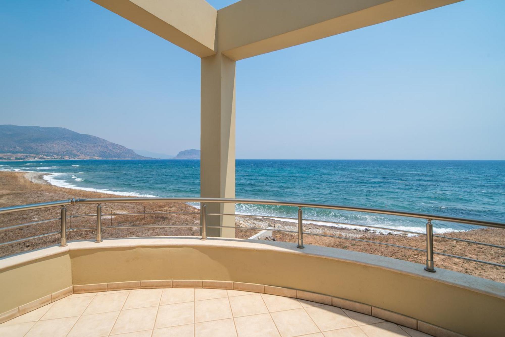 Spacious Beachfront Maisonettes With Stunning Views & A Private Beach Monemvasía Rum bild